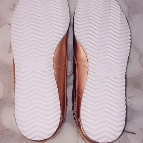 Nike Cortez Rose Gold Leather Shoes - Picture 4 of 5